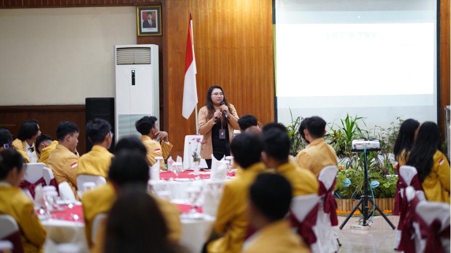 Table Manner dan Personality Development Undiknas Mempersiapkan Mahasiswa Bersaing Dalam Dunia Profesional