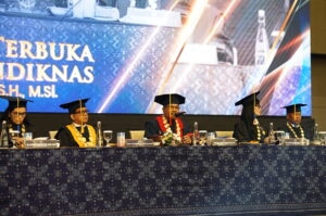 Rapat-Senat-Terbuka-Wisuda100