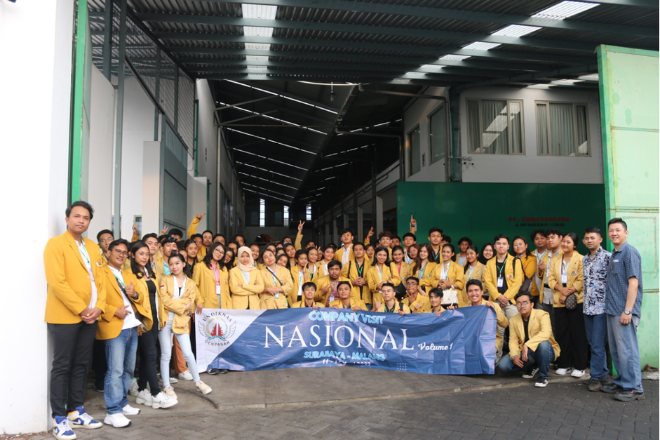 Eksplorasi Dunia Usaha dan Industri: Company Visit Undiknas ke Surabaya - Malang