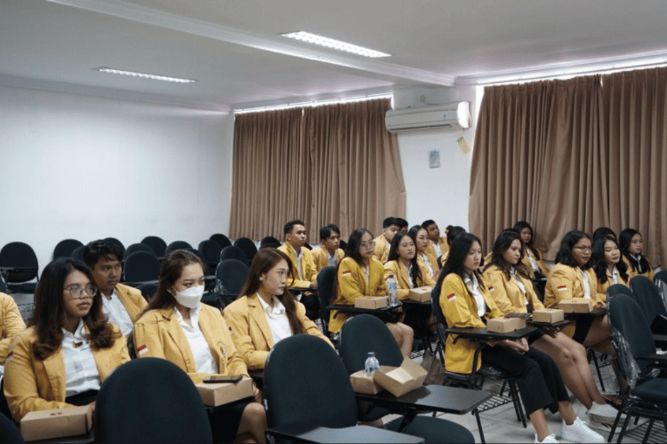Lokakarya Naskah Akademik dan Policy Brief: Peningkatan Wawasan Mahasiswa Ilmu Administrasi Negara di Undiknas kampus swasta terbaik di bali