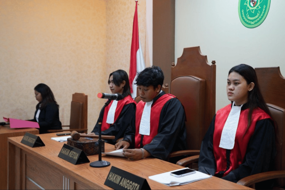 Mahasiswa Fakultas Hukum Undiknas Terlibat Aktif dalam Kegiatan Moot Court: Simulasi Peradilan Semu : Undiknas Kampus swasta terbaik di Bali
