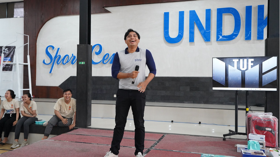 Kemeriahan Stand Up Comedy: Sorotan Budinata ke-55 Universitas Pendidikan Nasional (Undiknas). kampus swasta terbaik di Bali, Undiknas