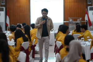 Table Manner dan Personality Development untuk Mahasiswa Universitas Pendidikan Nasional