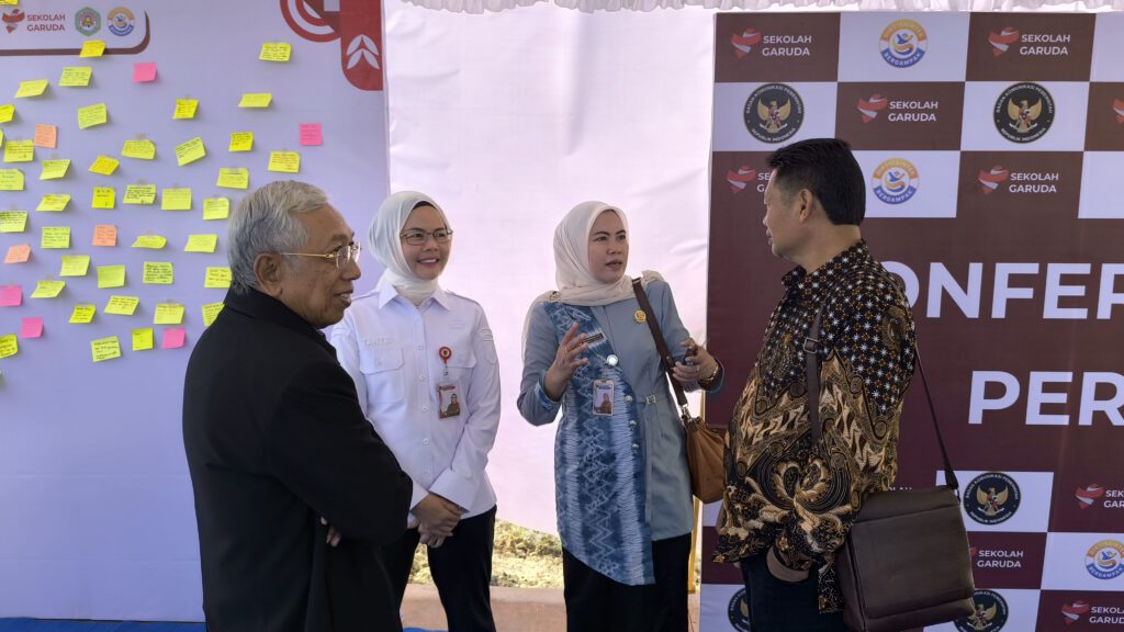 Diskusi Wakil Rektor 4 Undiknas dengan Manajemen Sekolah SMA Banua Kalsel