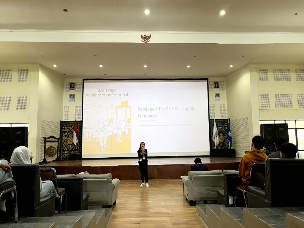 Pemaparan Materi Lanjutkan Pengayaan SAT