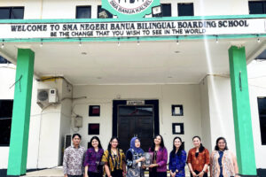 Foto bersama Tim Undiknas dengan Manajemen Sekolah SMA Banua Kalsel