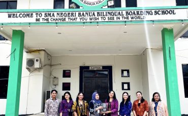 Foto bersama Tim Undiknas dengan Manajemen Sekolah SMA Banua Kalsel