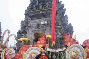 Tari-Topeng-Bali