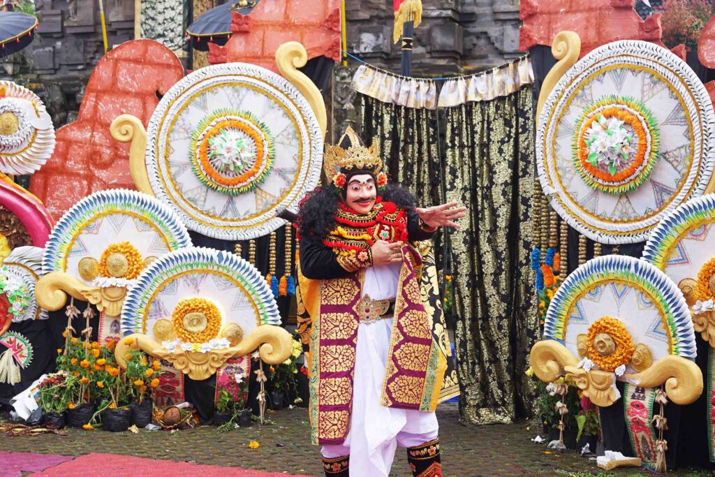 Tari-Topeng-Keras-Bali