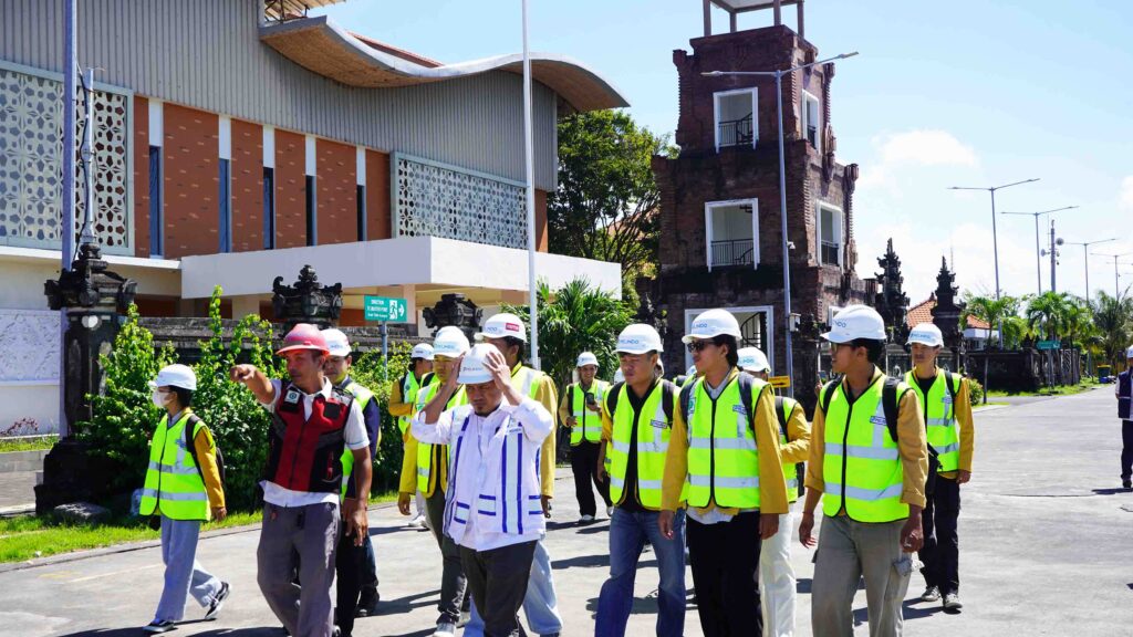 kunjungan-Mahasiswa-Ke-Lapangan