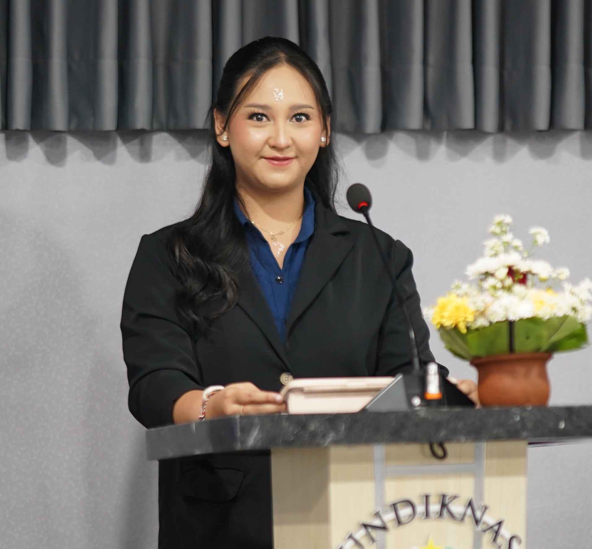 Ni-Putu-Ari-Krismajayanti