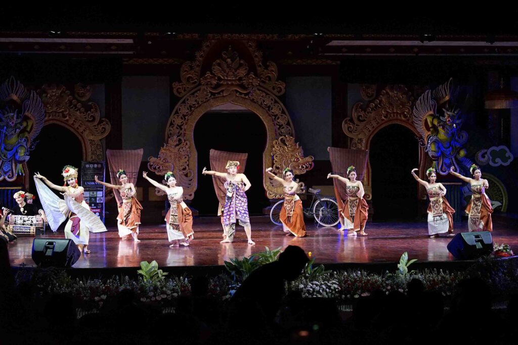 UKM-Tari-Bhanda-Iswari