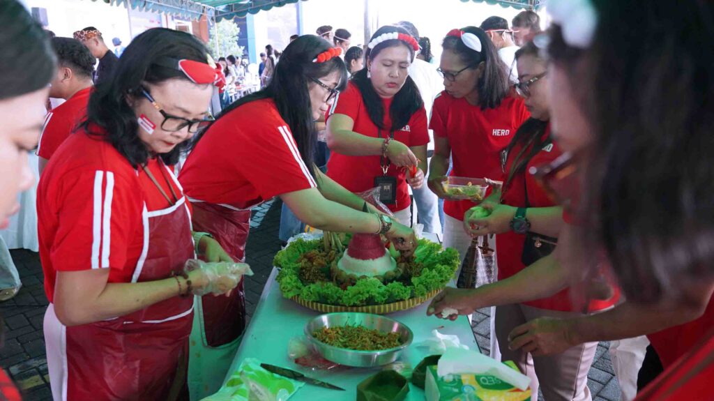 Lomba-Tumpeng