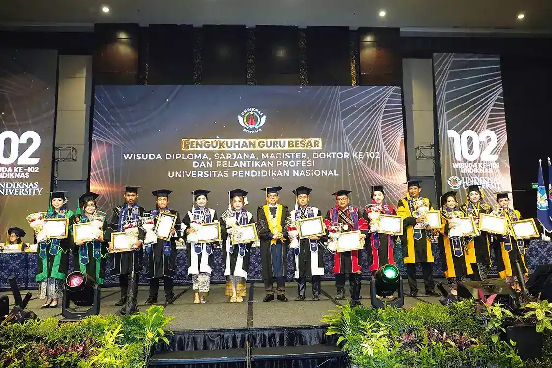 Wisudawan-Terbaik